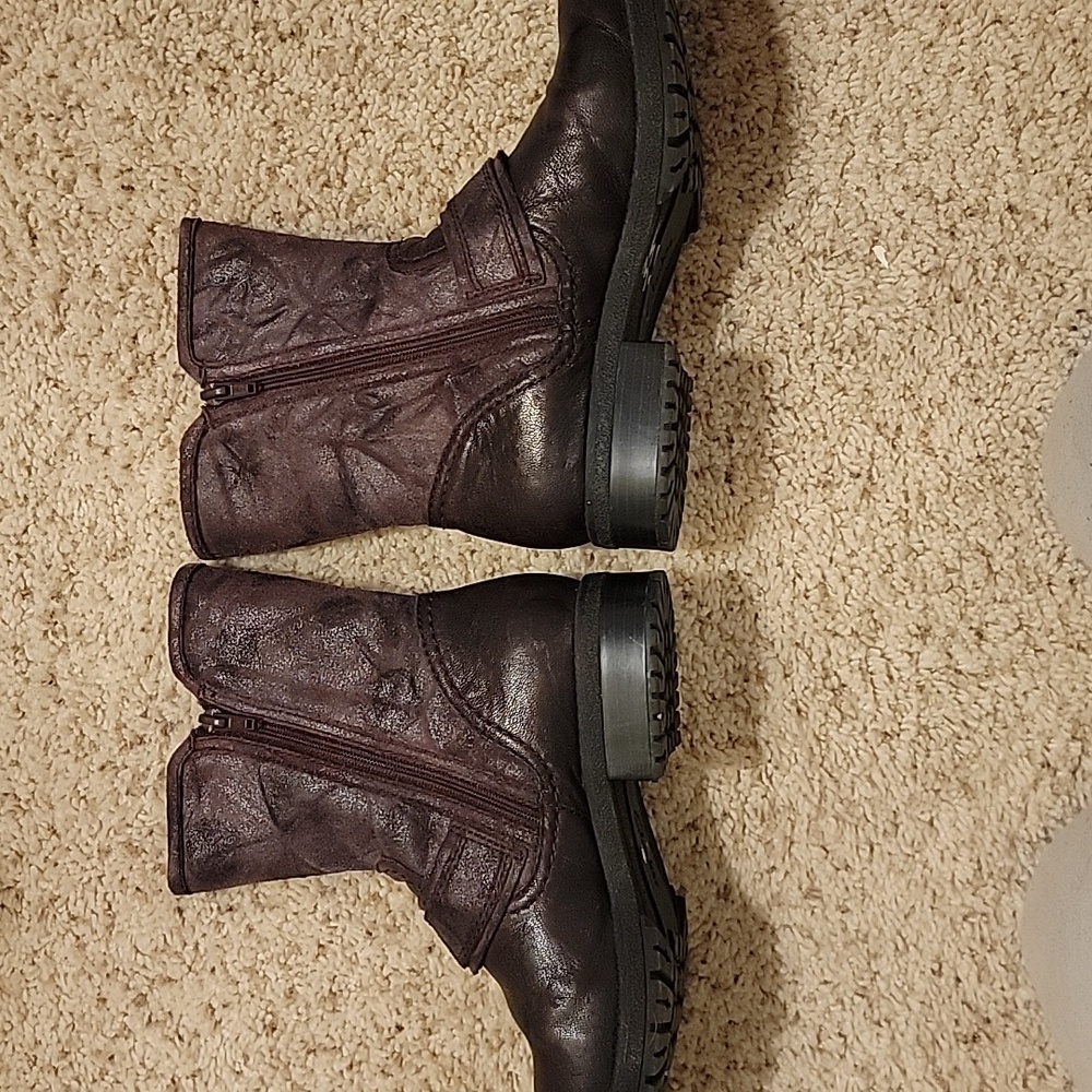 Clarks Womens Leather Ankle Boots. Plum Color..NWOB - Picture 3 of 6